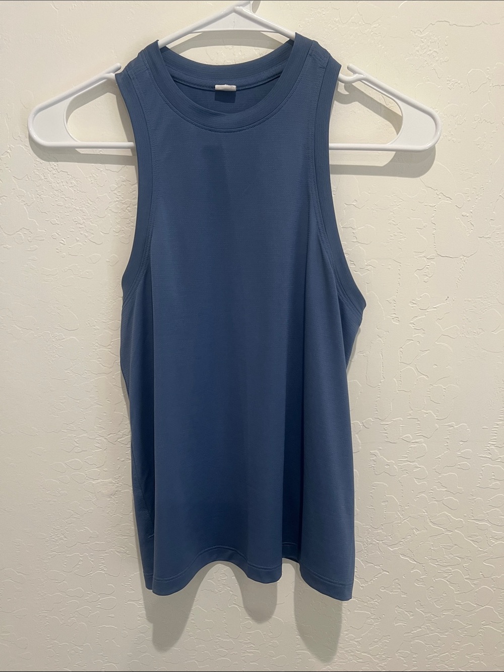 lululemon Women's size 2  Sleeveless  Racerback Crew Tank in Oasis Blue